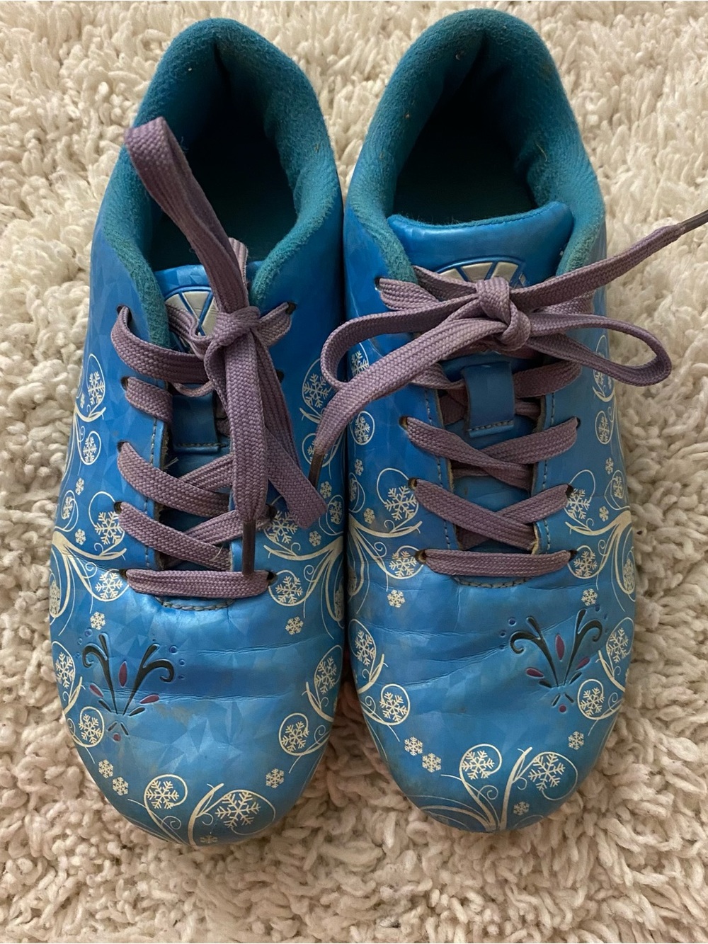Vizari Frozen Themed Soccer Cleats: Size 2.5Youth